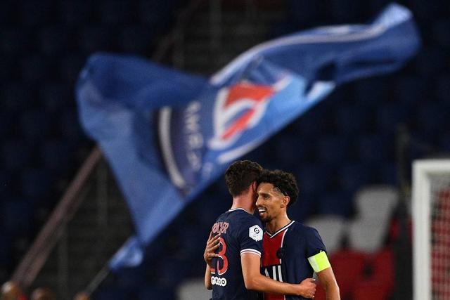 浓眉伤退詹姆斯三双 湖人大胜猛龙主场5连胜